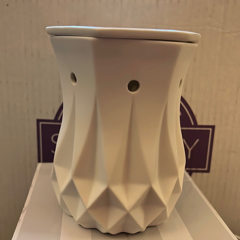 Scentsy Warmer, Alabaster